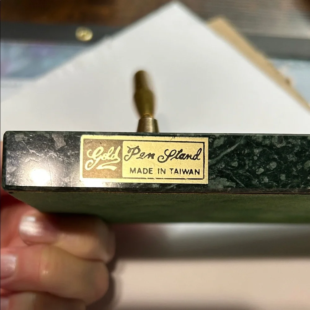 MCM 1960’s Gold Pen Stand Dark Green Marble Dual pen holder Vtg Condition no pen